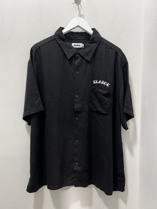 HIGHS AND LOWS EMB SS SHIRT - BLACK