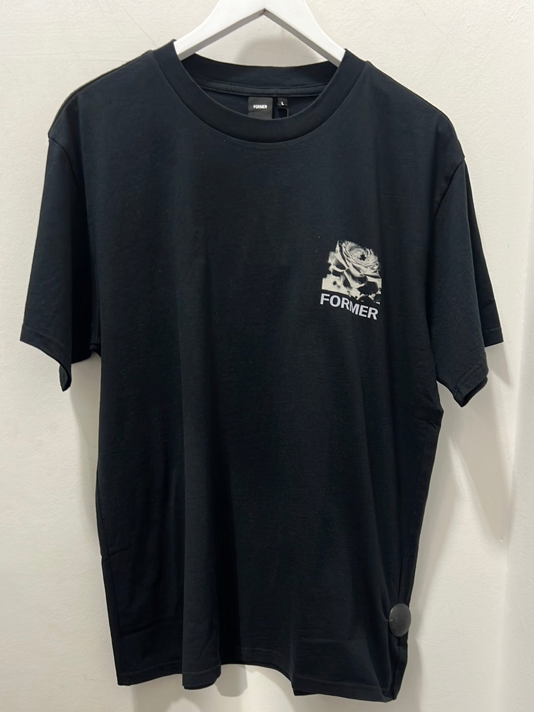 ROSE CRUX TEE BLACK