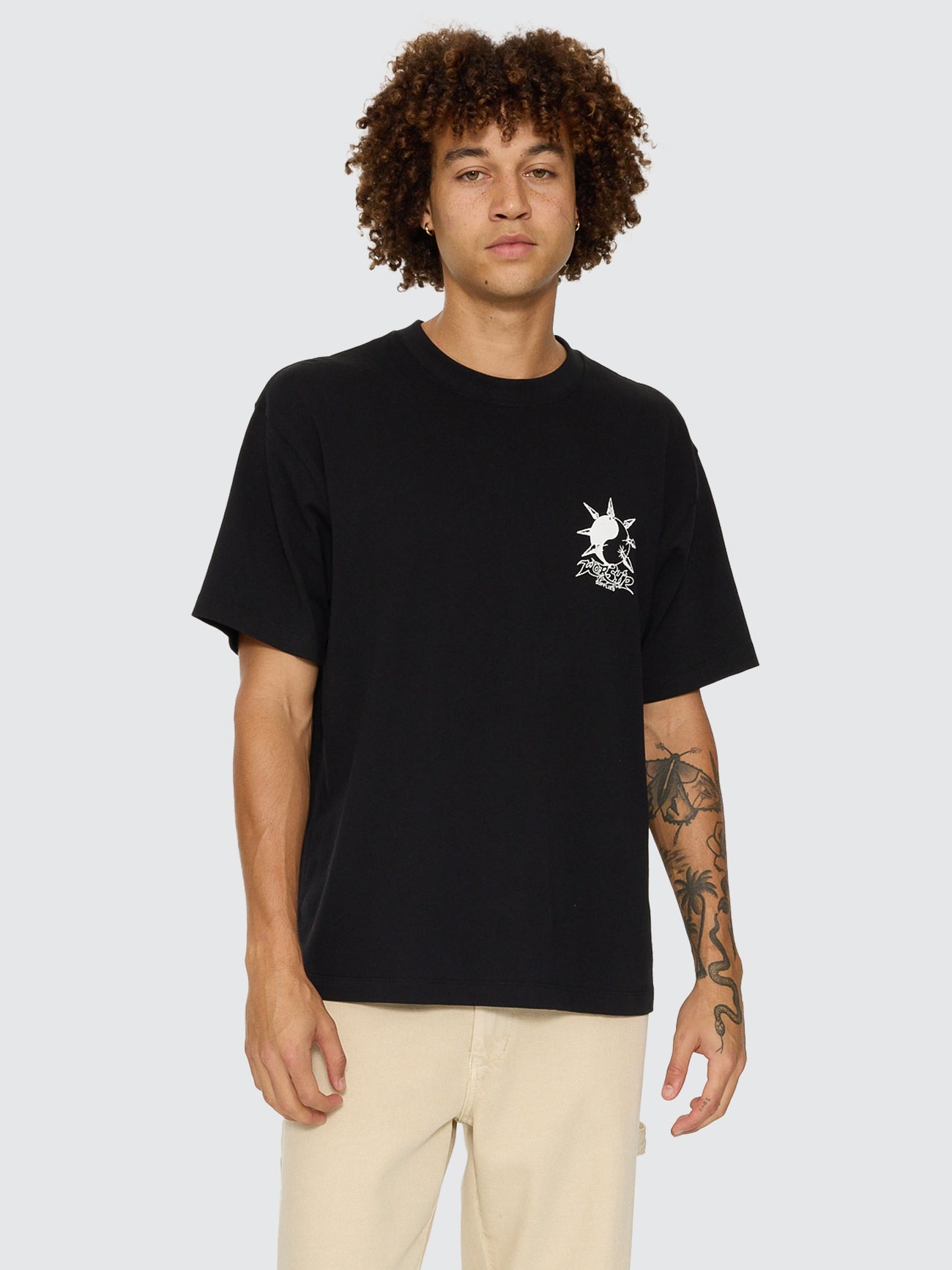 SPIKER TEE BLACK