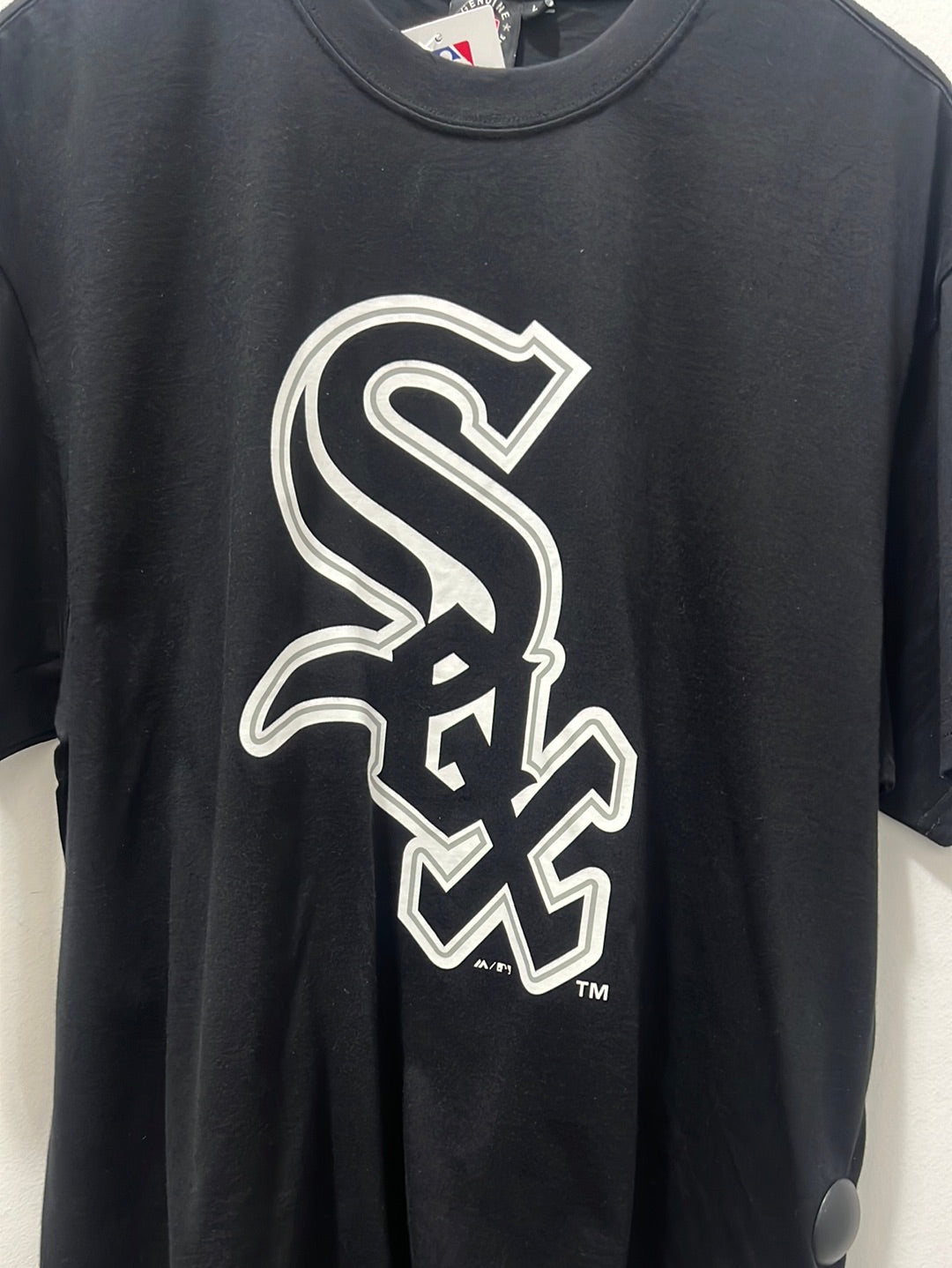 CLASSIC CREST TEE WHITE SOX BLACK