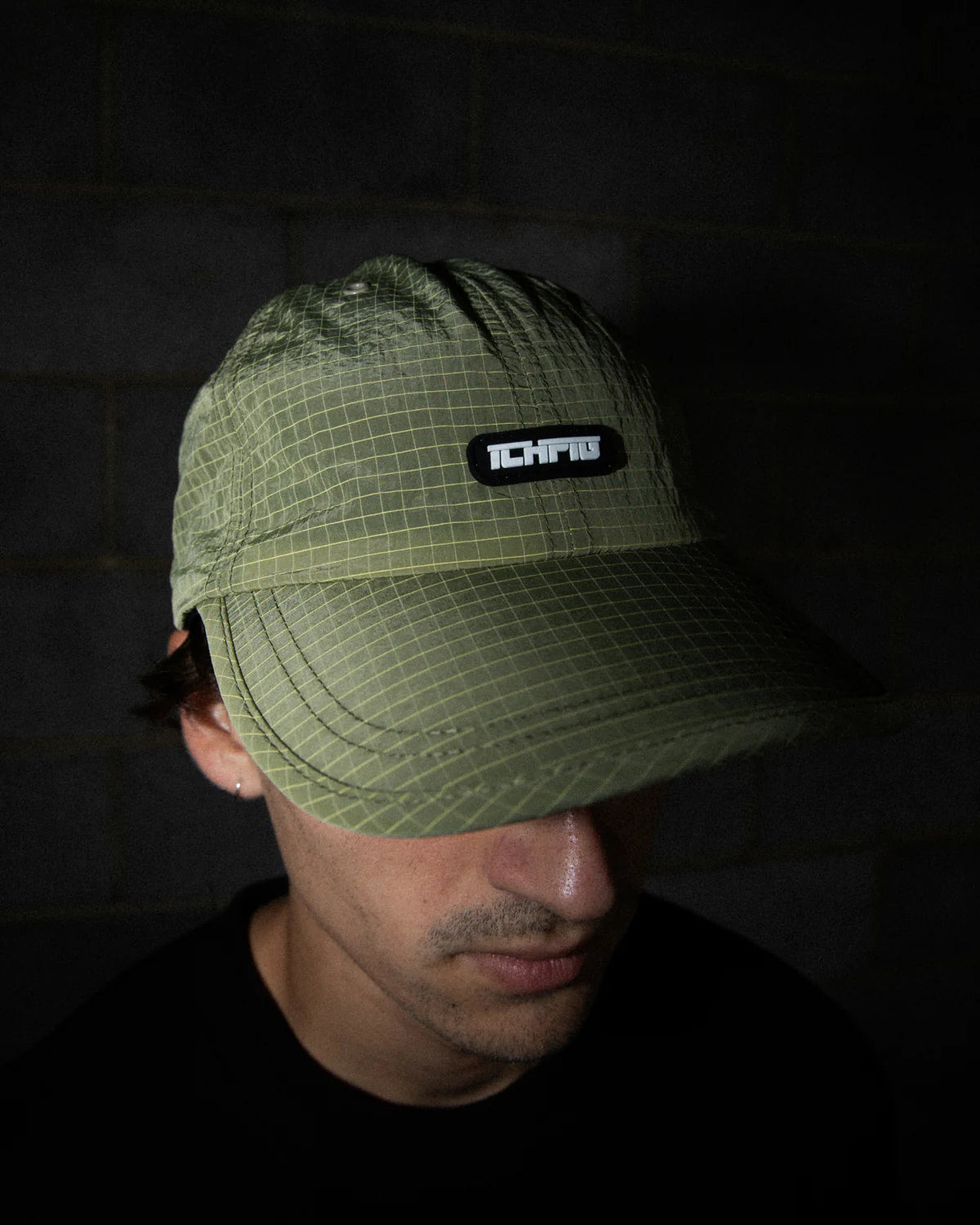 PARTICLE 6 PANEL CAP VOLT