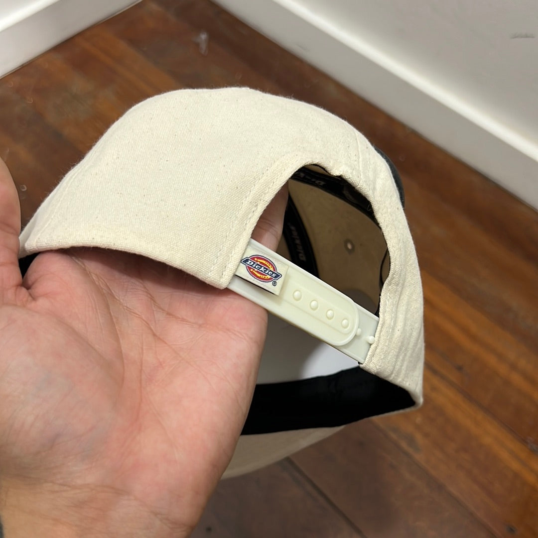 CLASSIC LABEL SNAPBACK 6 PANEL CAP - NATURAL