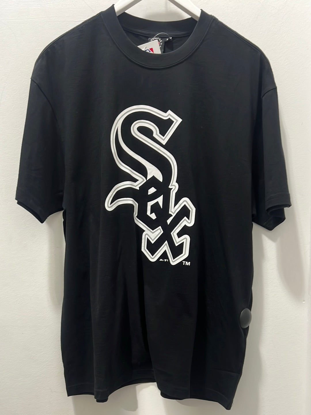 CLASSIC CREST TEE WHITE SOX BLACK