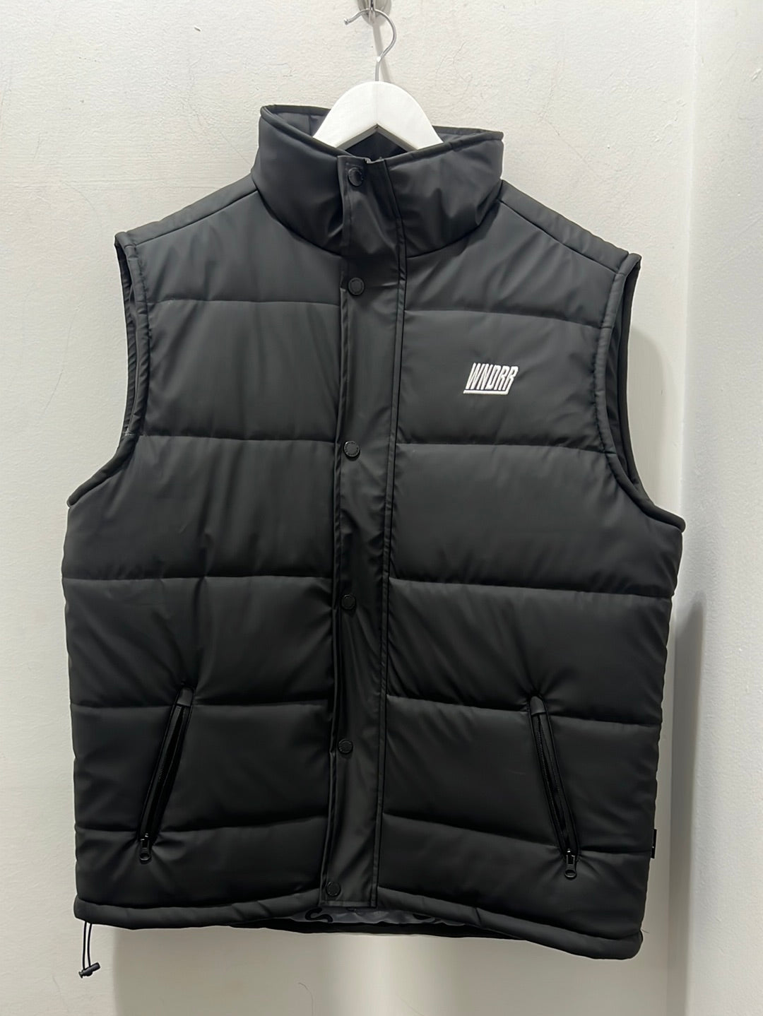 ITALIC PUFFER VEST - BLACK