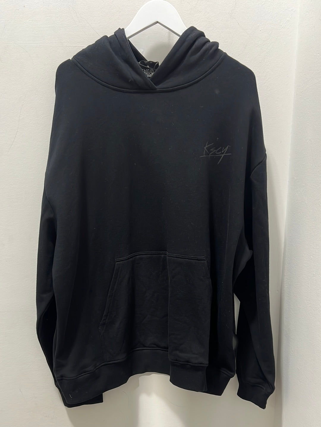 MONTALVIN RELAXED HOODED SWEATER - JET BLACK