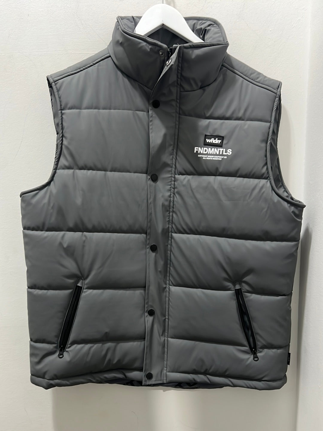 WHITMORE PUFFER VEST - CHARCOAL