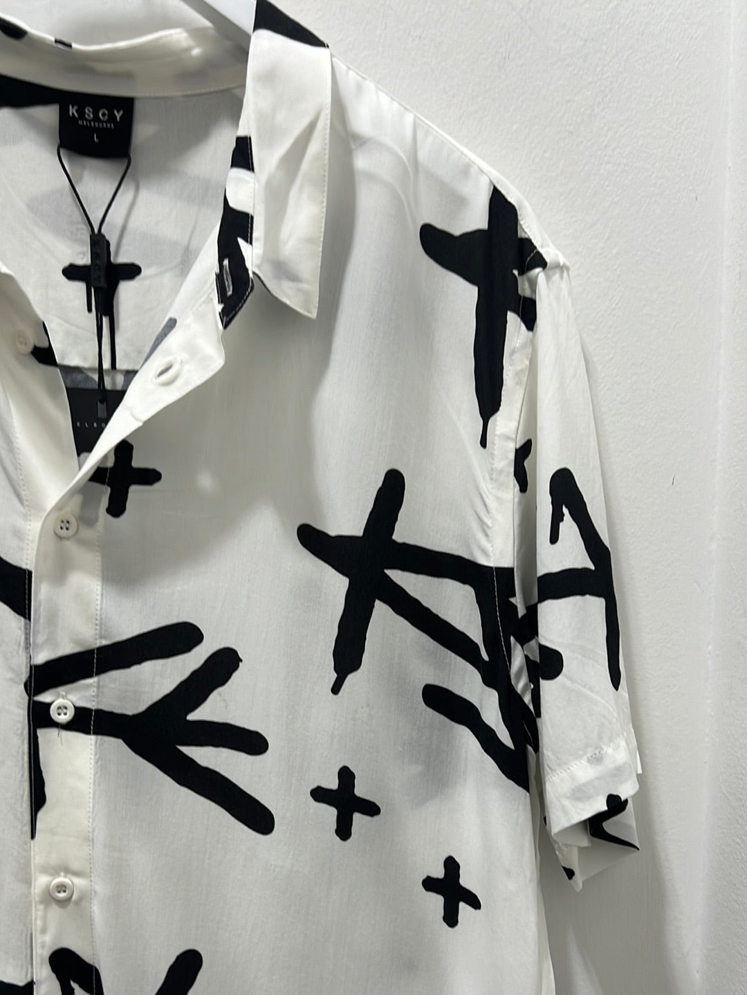 CAPTOR PARTY SHIRT - WHITE/BLK