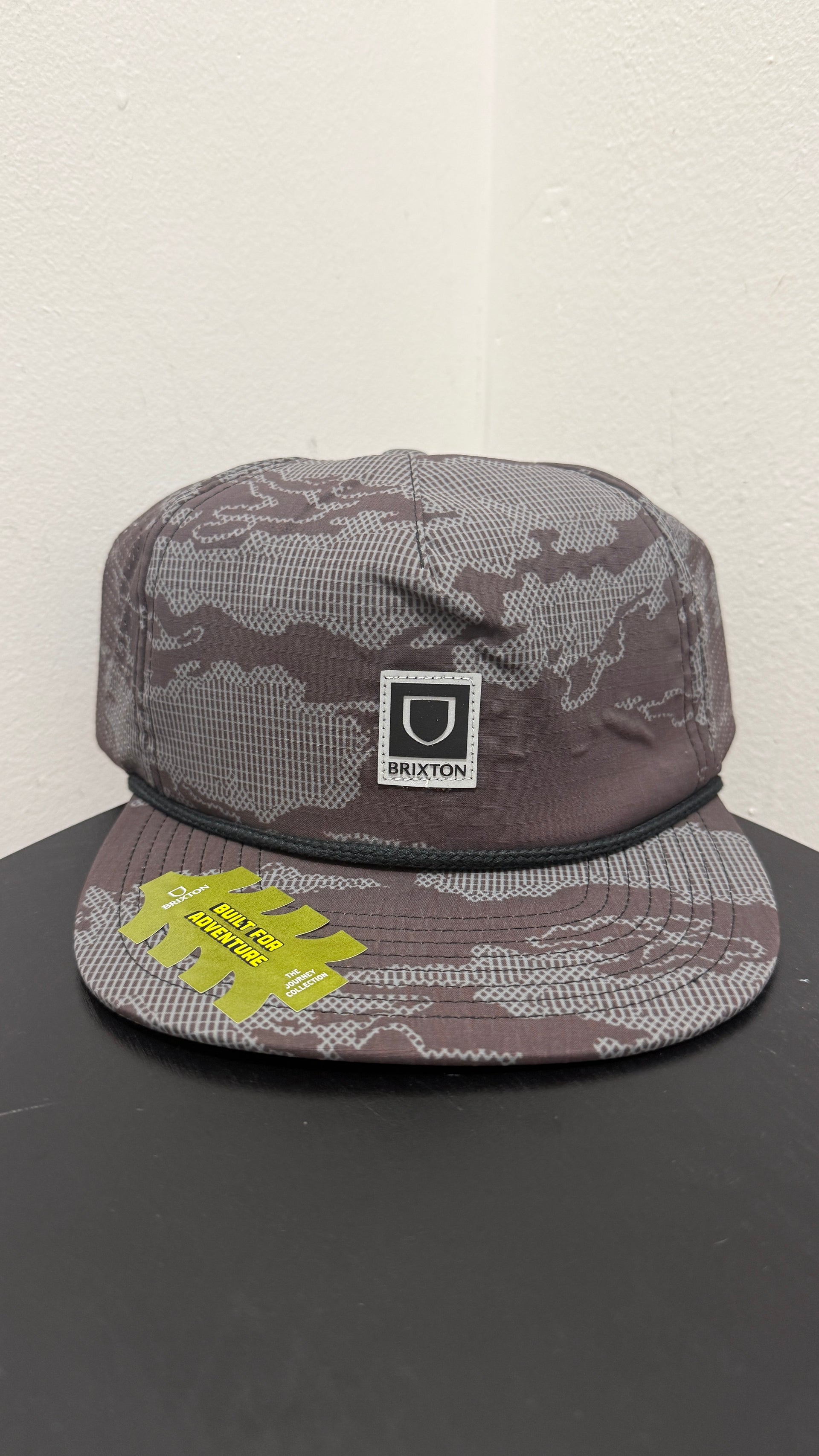 JOURNEY PERFORMANCE SNAPBACK BLACK TIGER CAMO