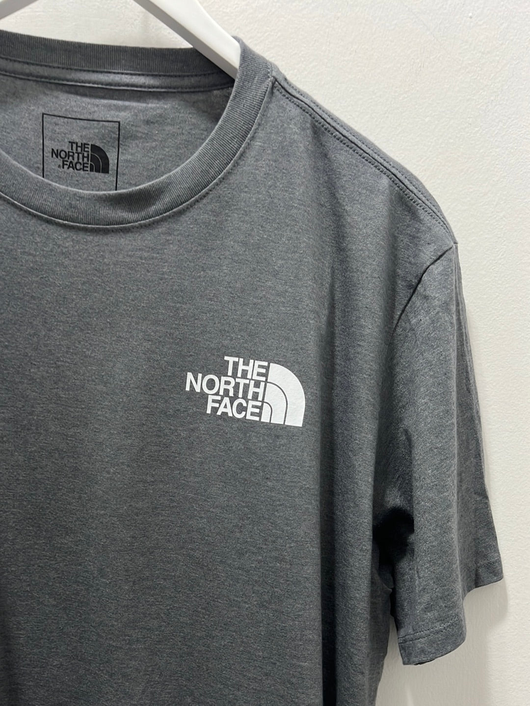 BOX NSE SS TEE TNF MEDIUM GREY