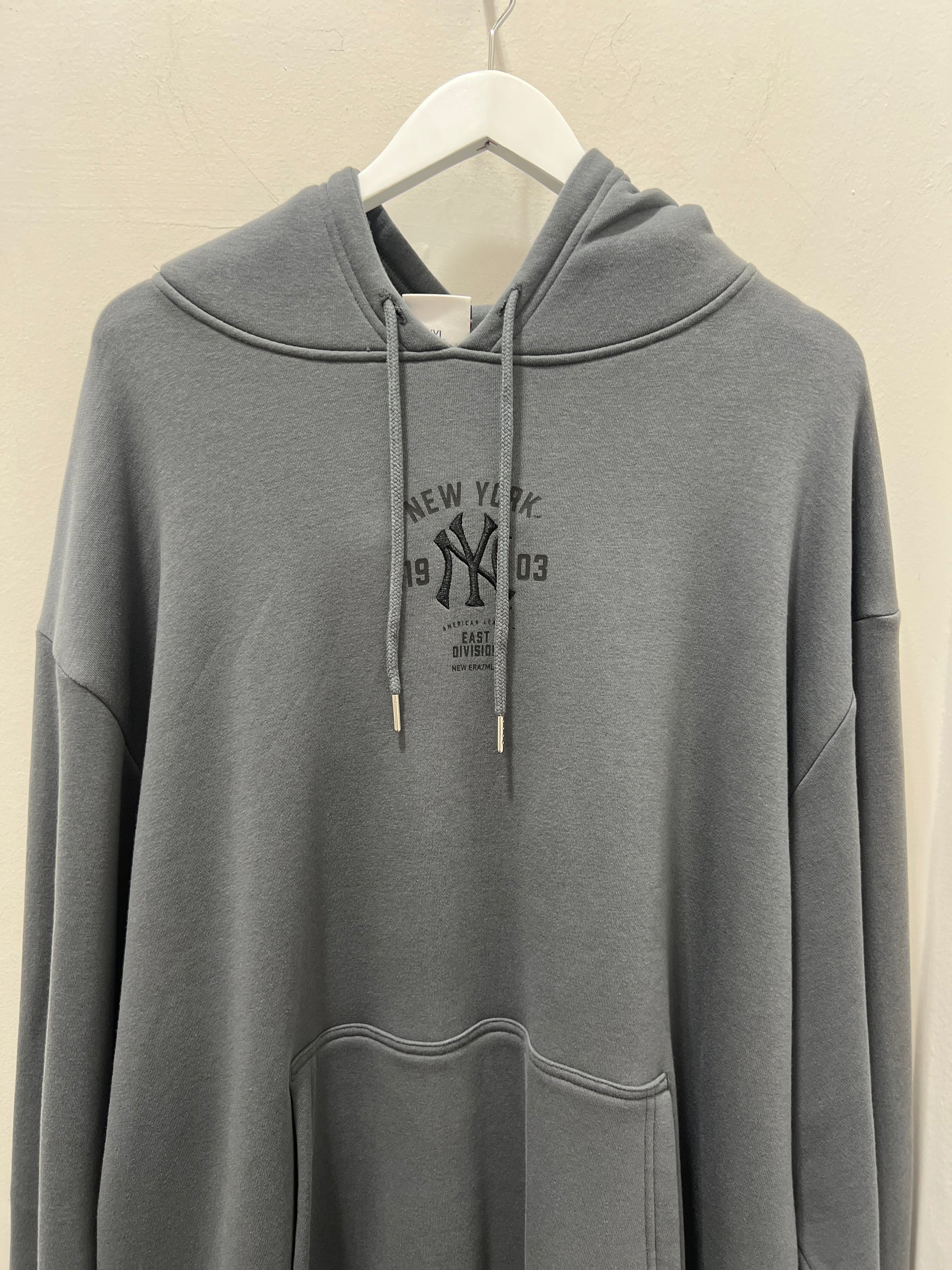 NY YANKEES OVERSIZE HOODIE - IRON GREY