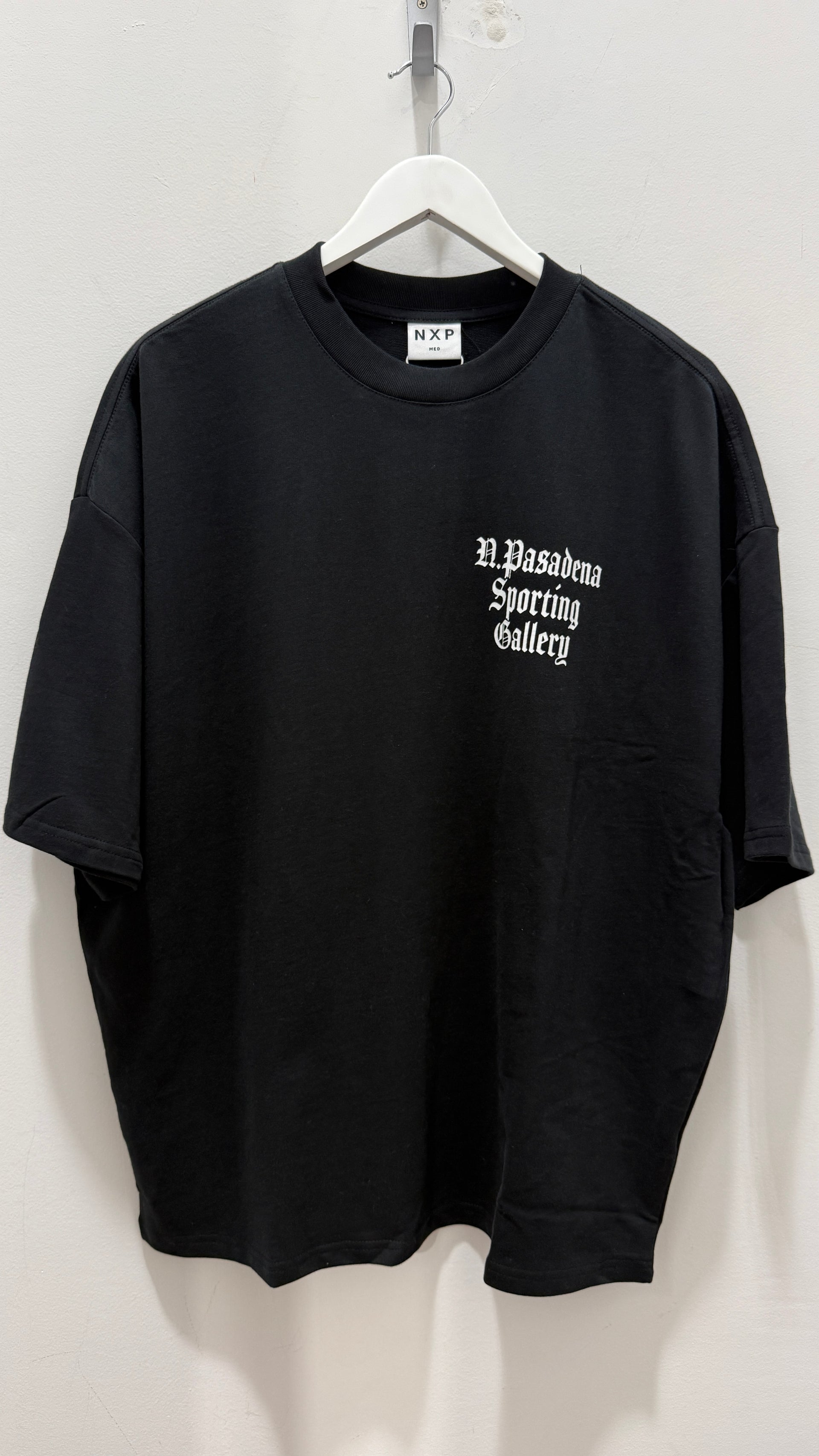 OUTLAP GALLERY TEE BLACK