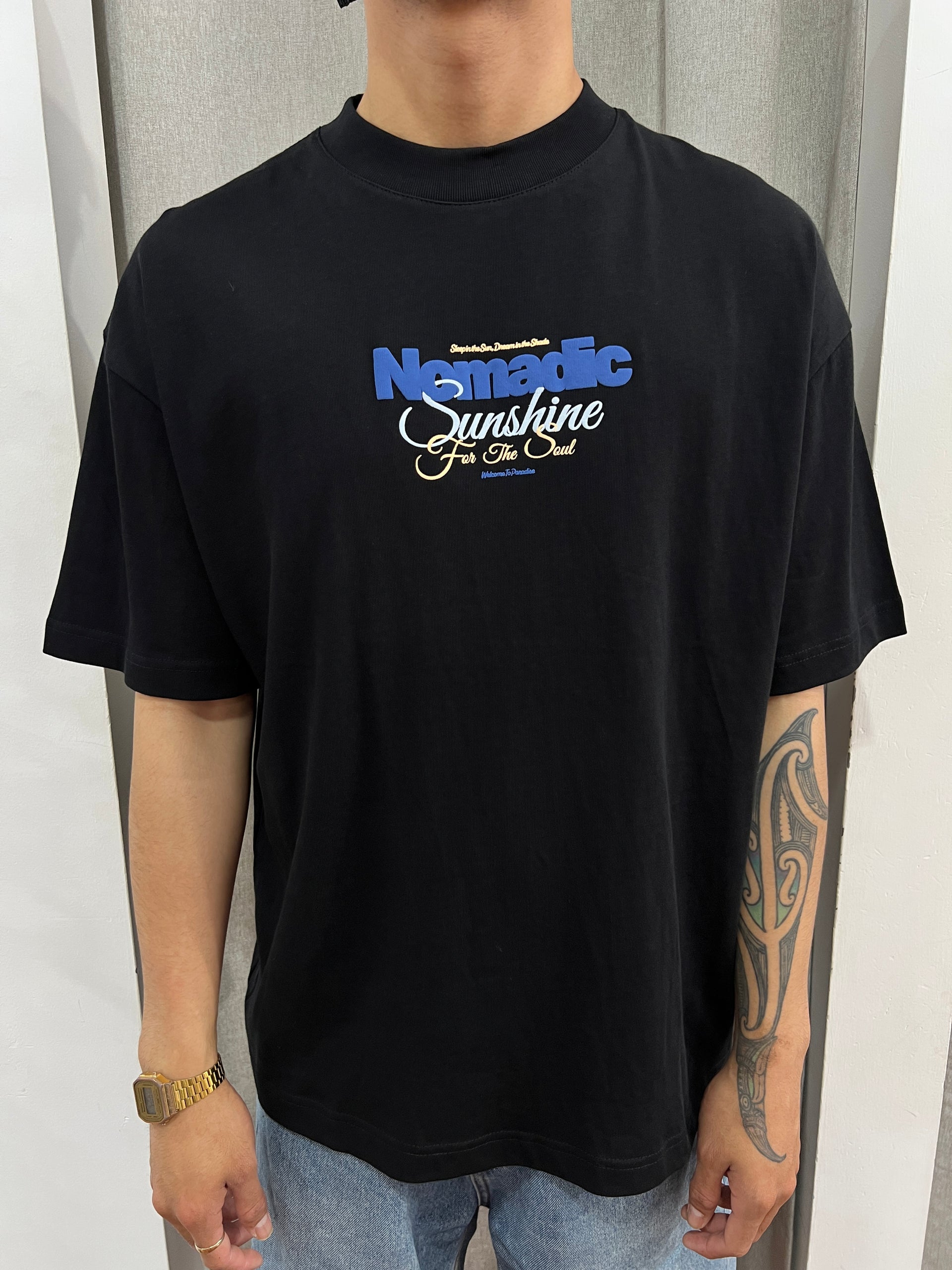 SUNSHINE STREET TEE JET BLACK