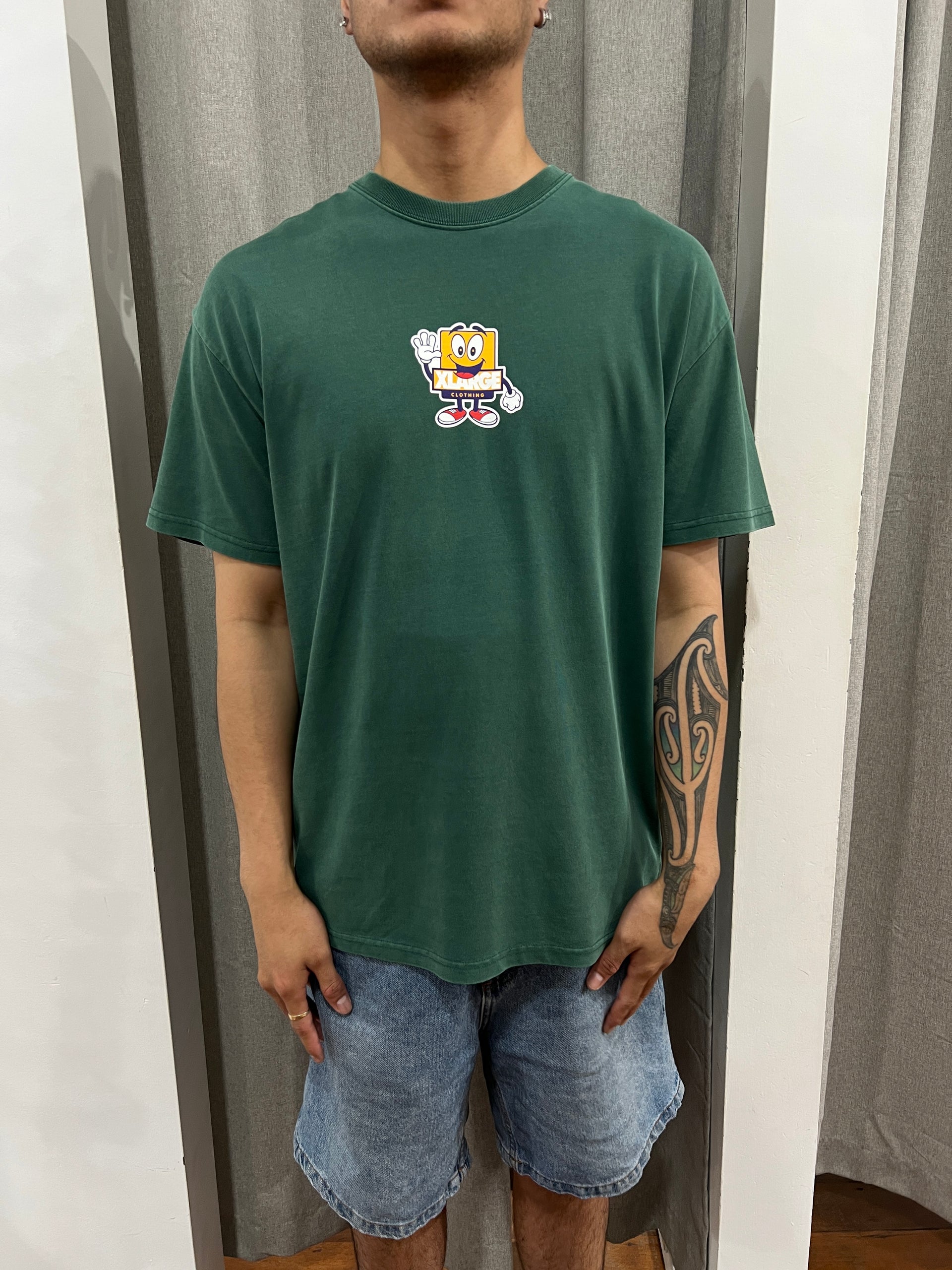 XL MAN SS TEE PIGMENT FOREST