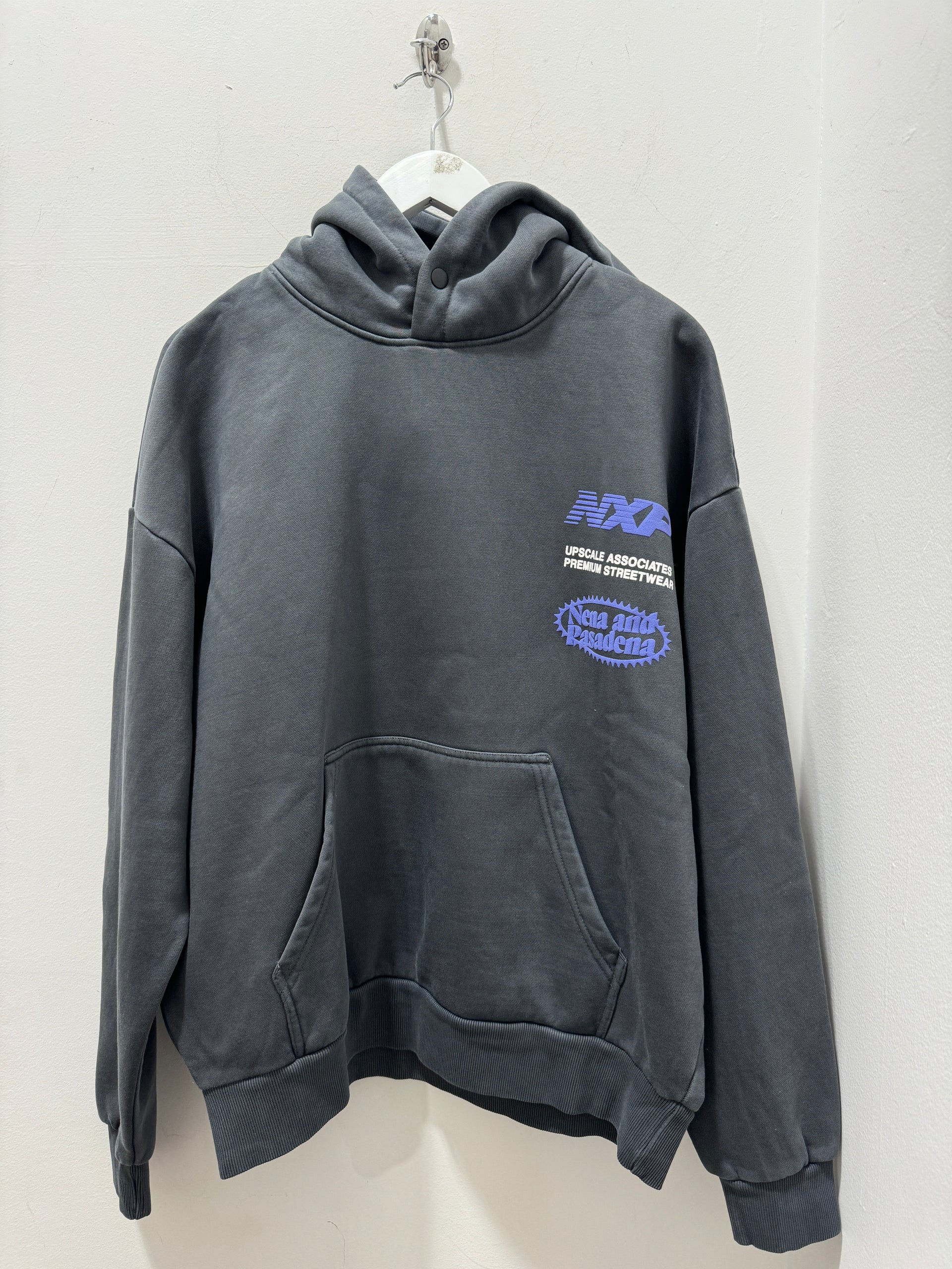 UPSCALE BOX FIT HOODIE PIGMENT ASPHALT