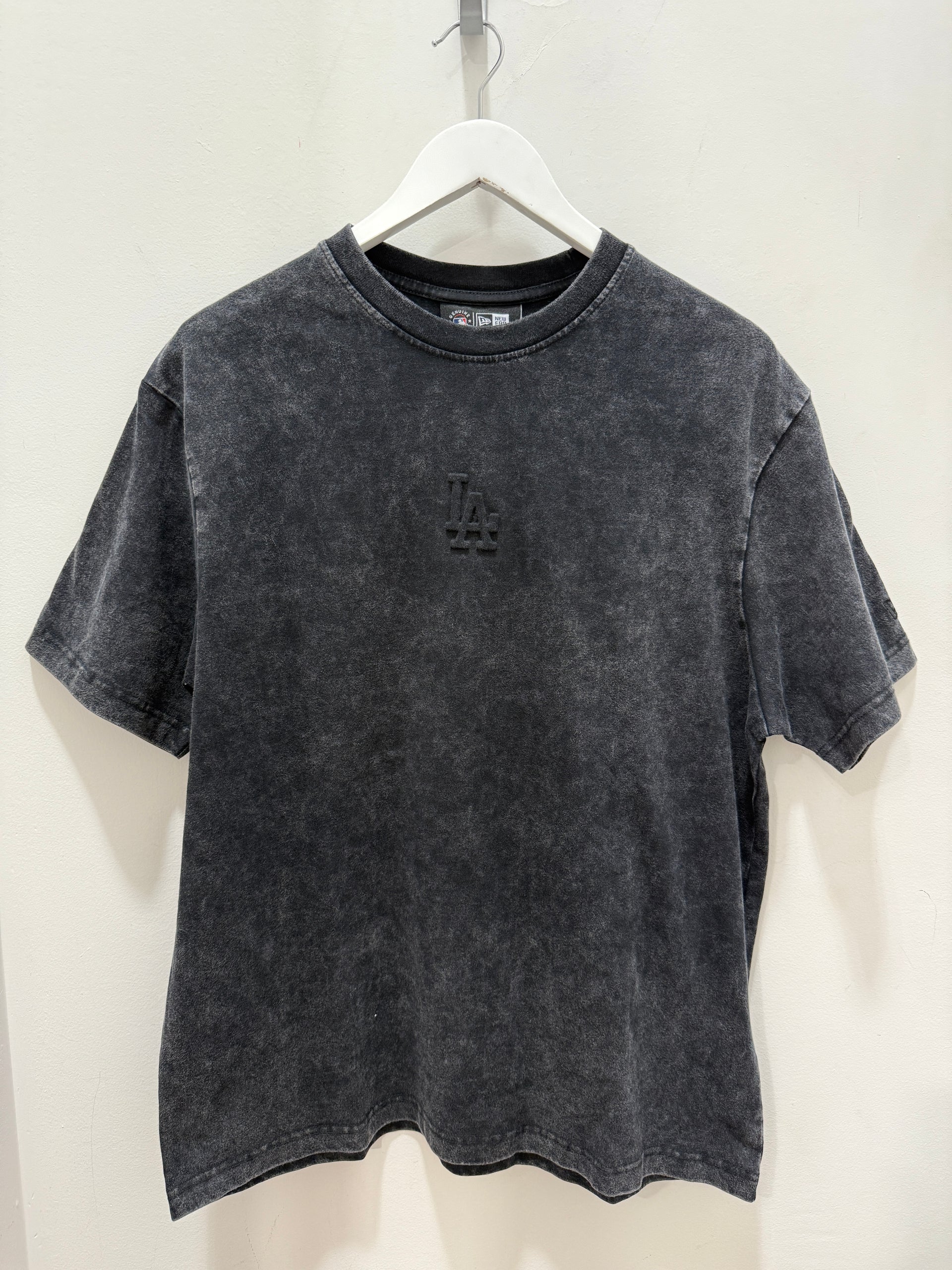 NE EMBOSS BOXY TEE LA DODGERS BLACK