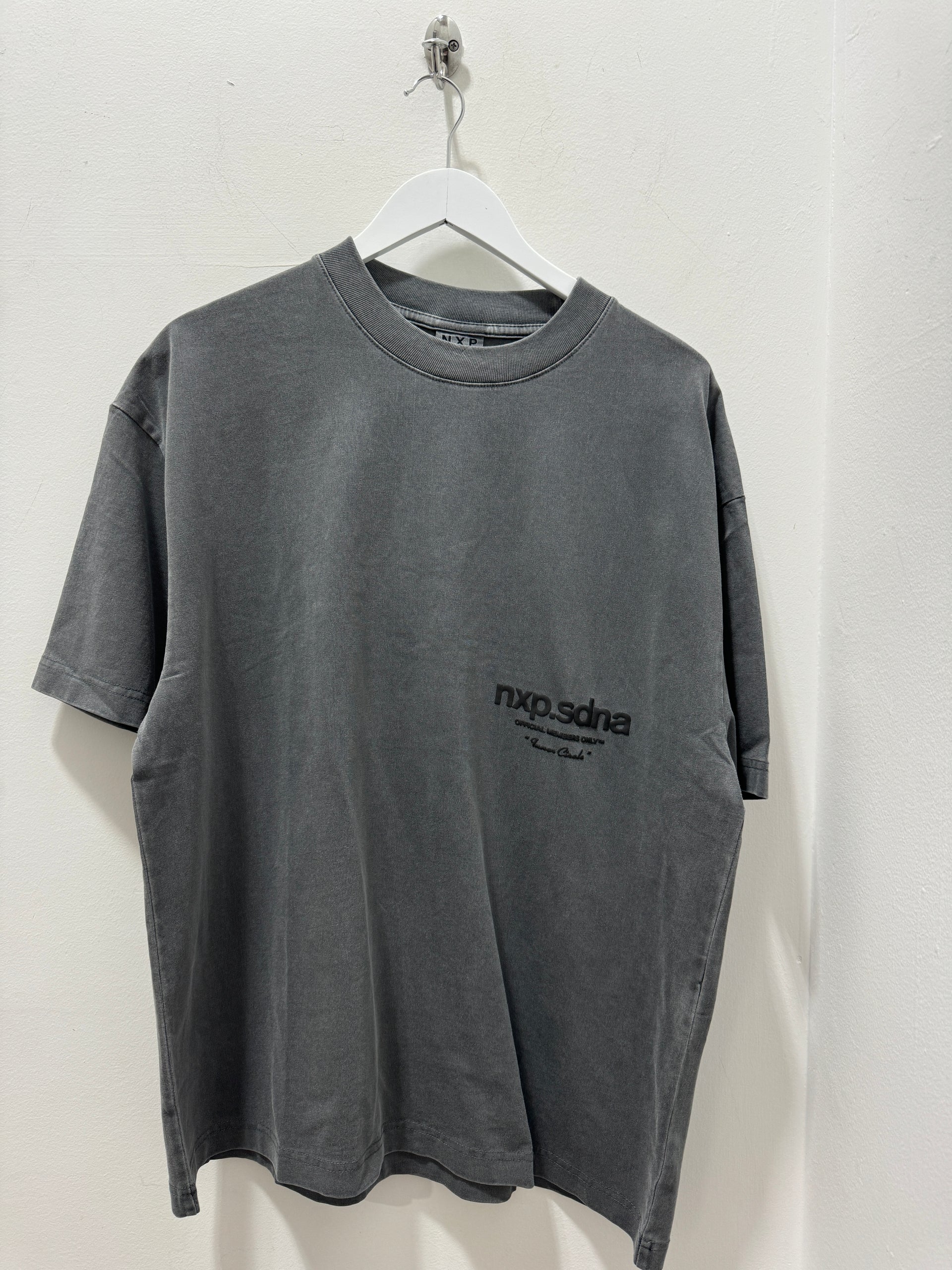 CONTAGENT STREET TEE PIGMENT CHARCOAL