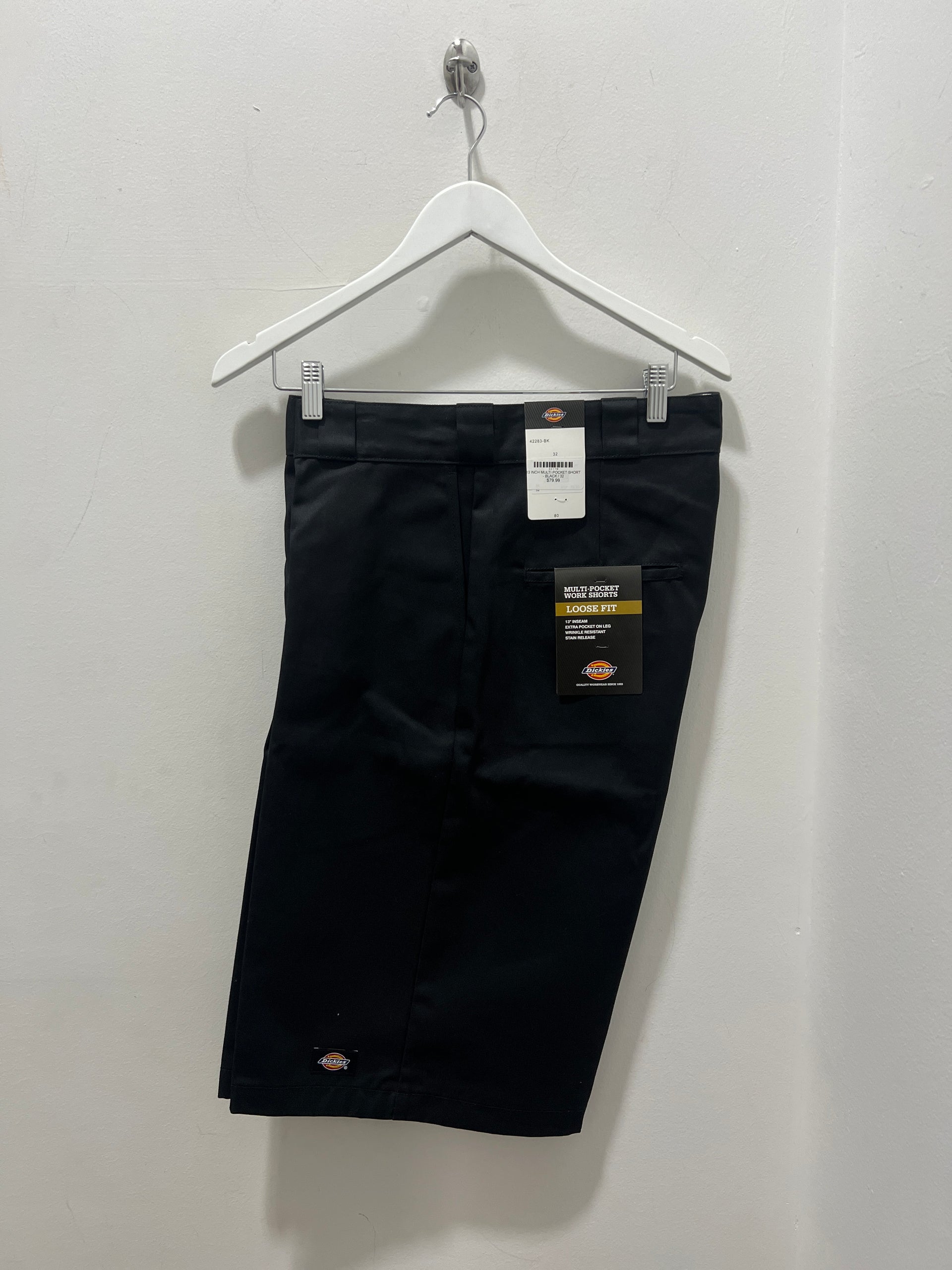 13 INCH MULTI POCKET SHORT - BLACK