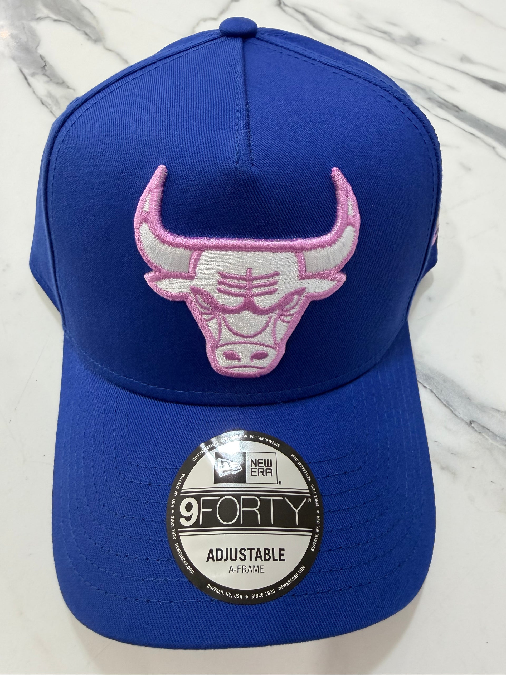 940AF CAP CHICAGO BULLS MAJESTIC BLUE PINK UV