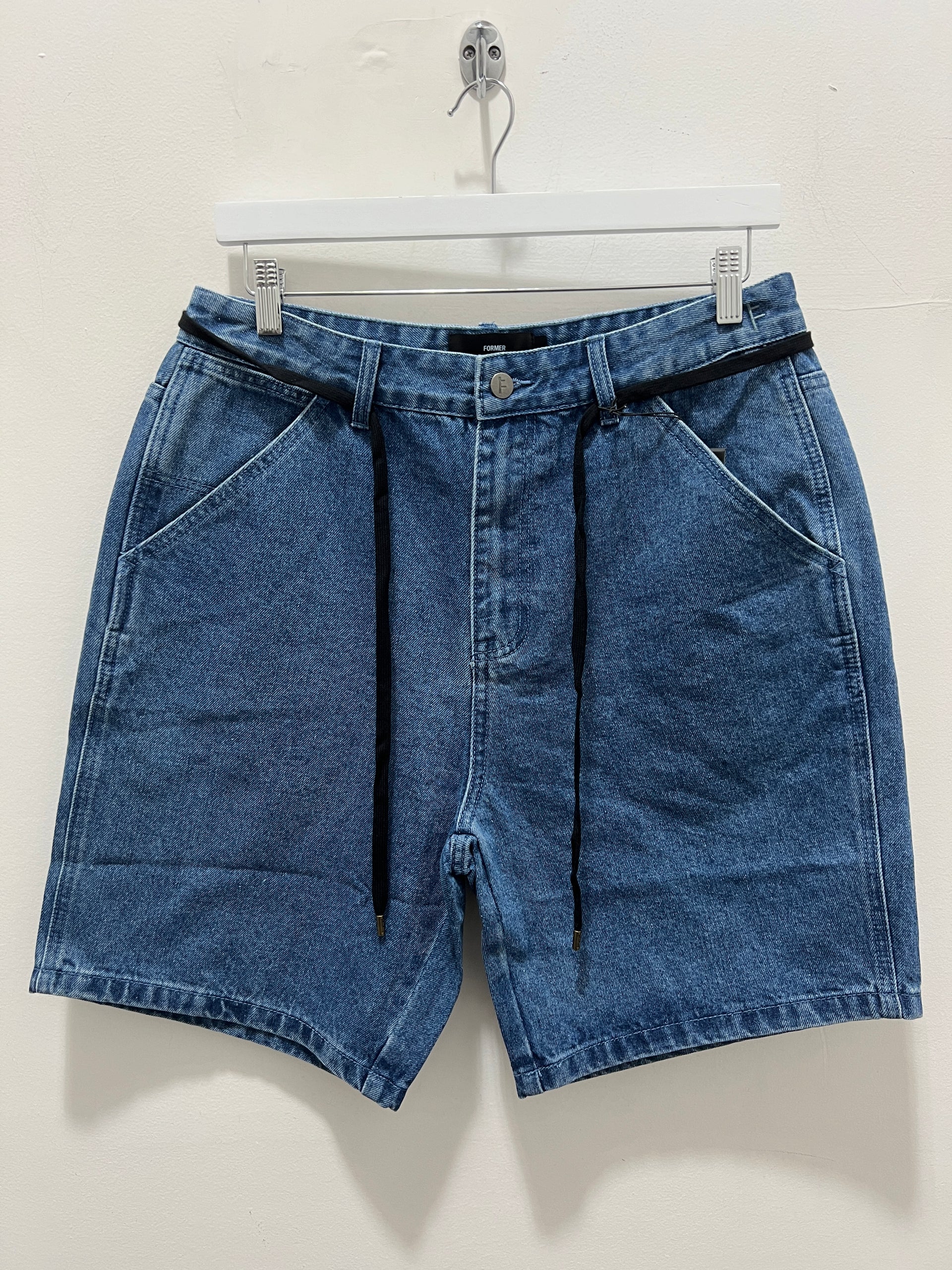 DISTEND VT WALKSHORT WORN DENIM