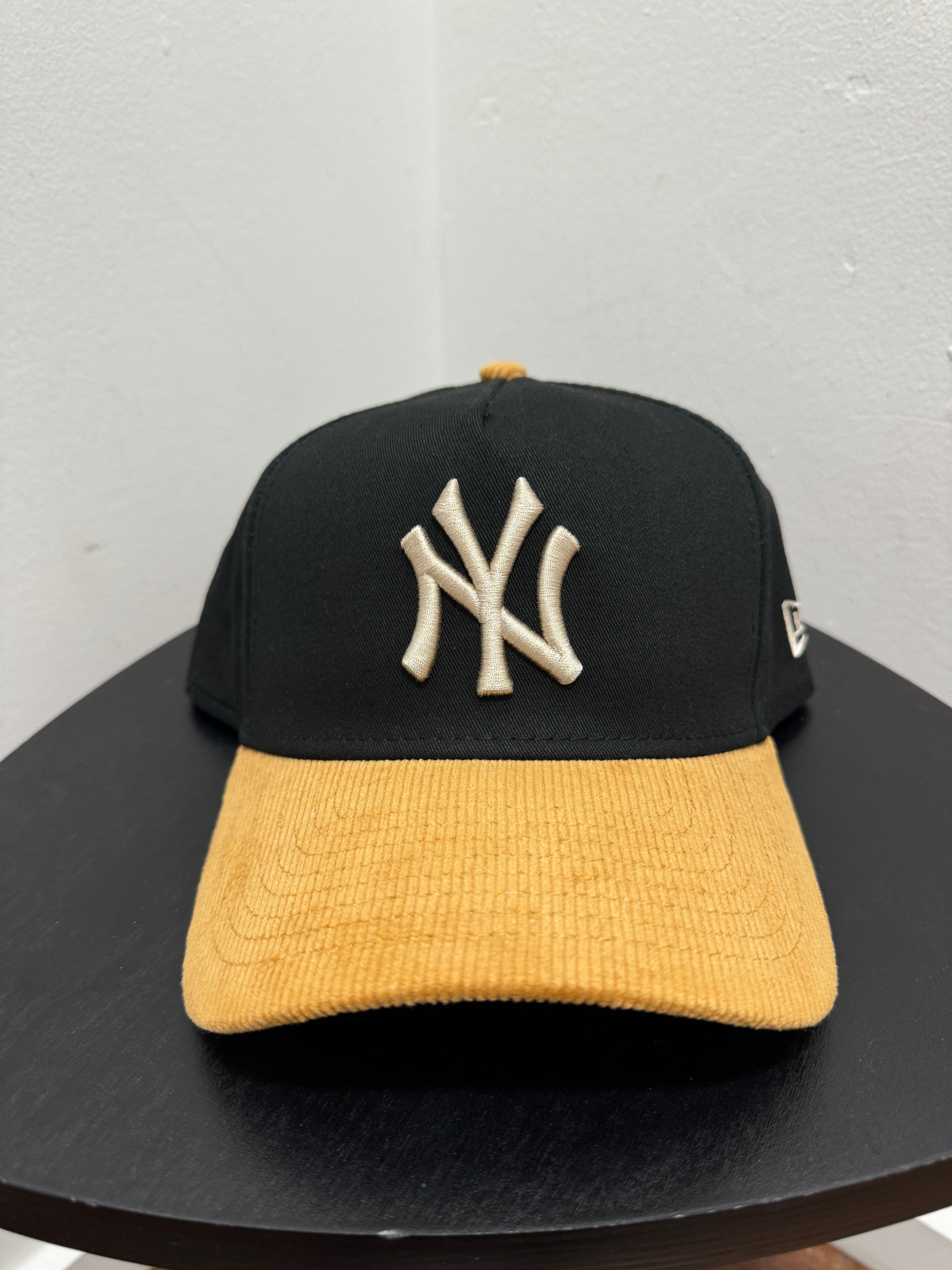 940AF NY YANKEES CAP PREMIUM WHEAT/BLK