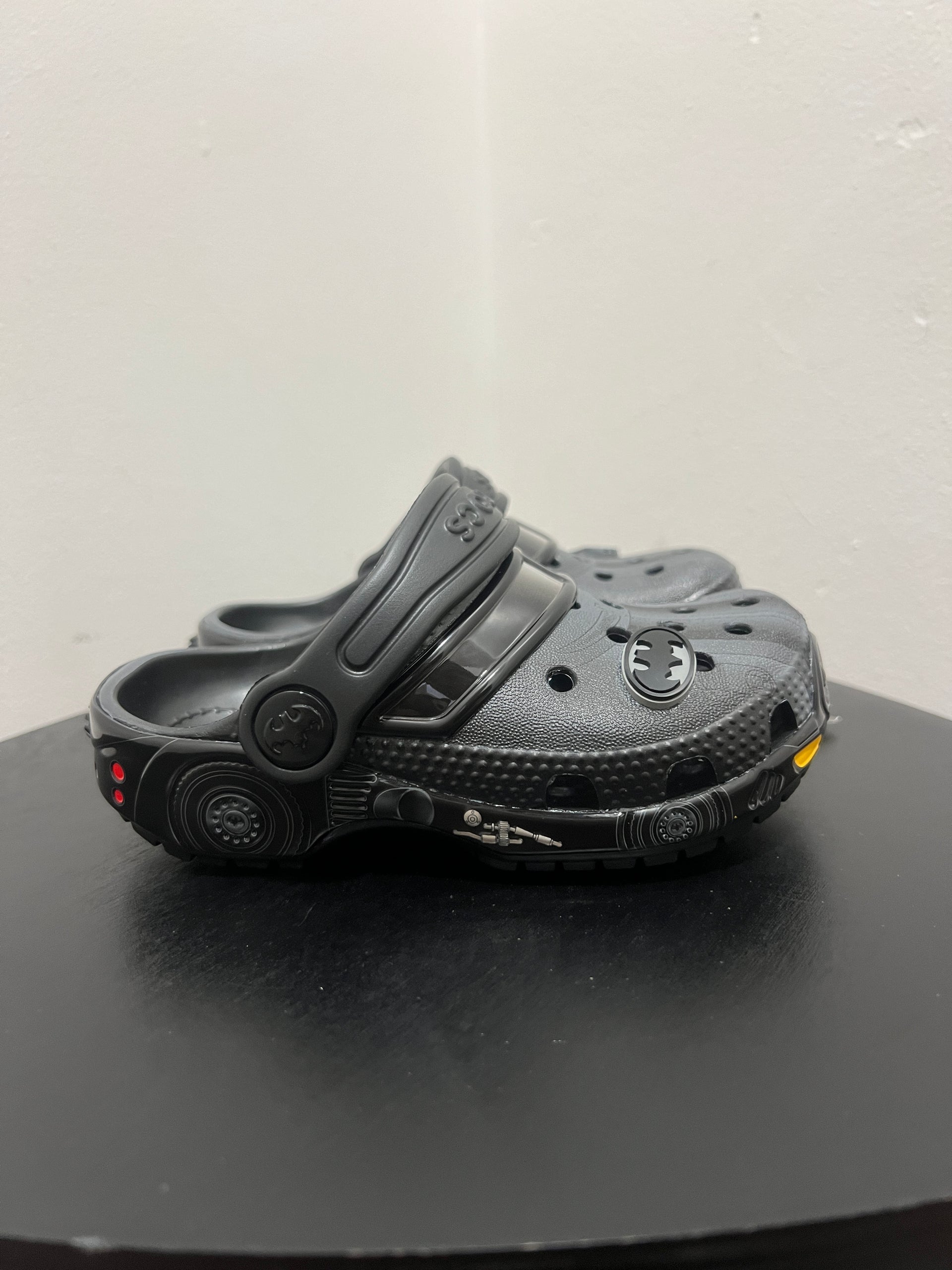 TODDLERS BATMAN BATMOBILE CLOGS