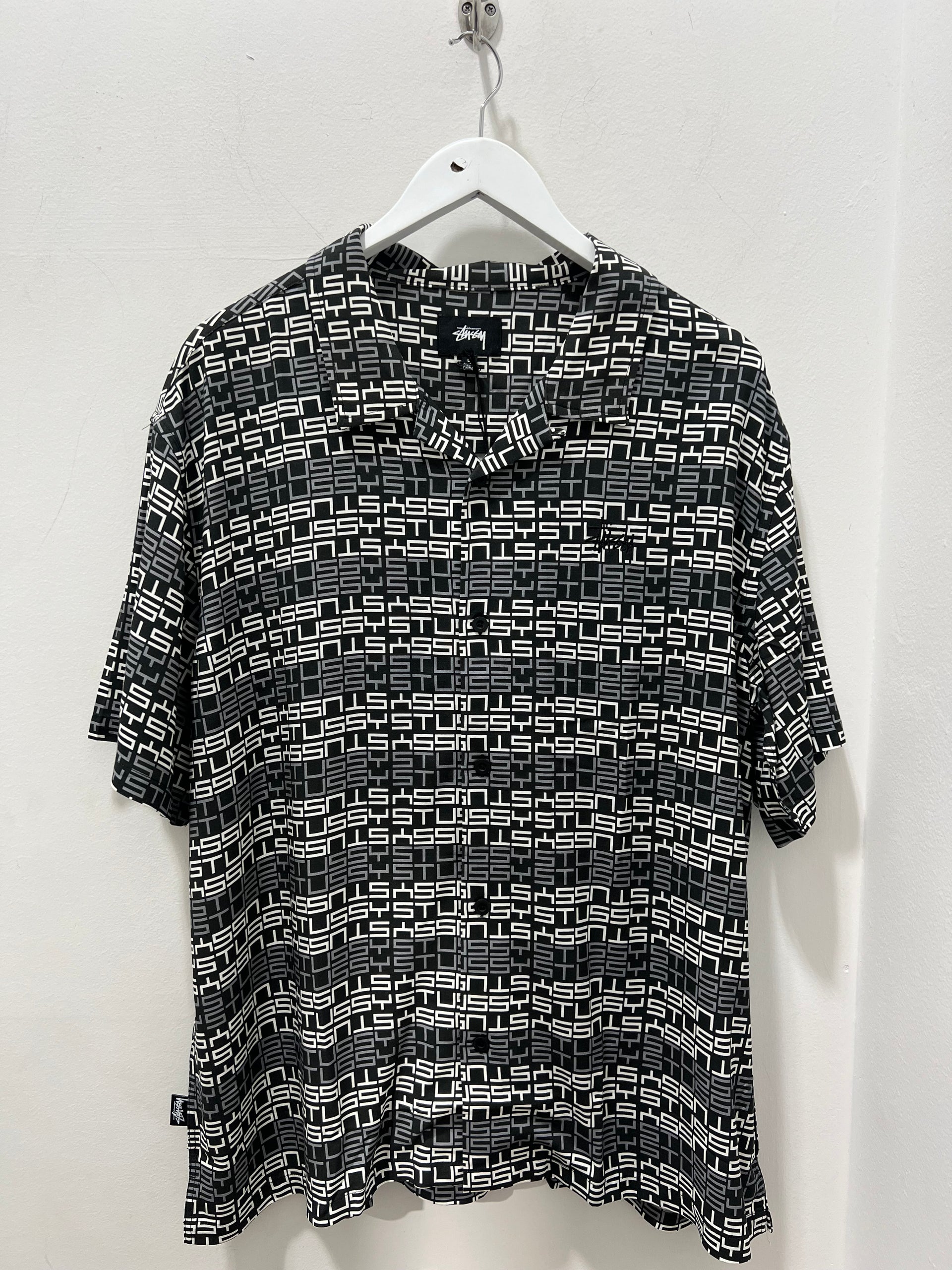 REPEAT SS SHIRT - BLACK