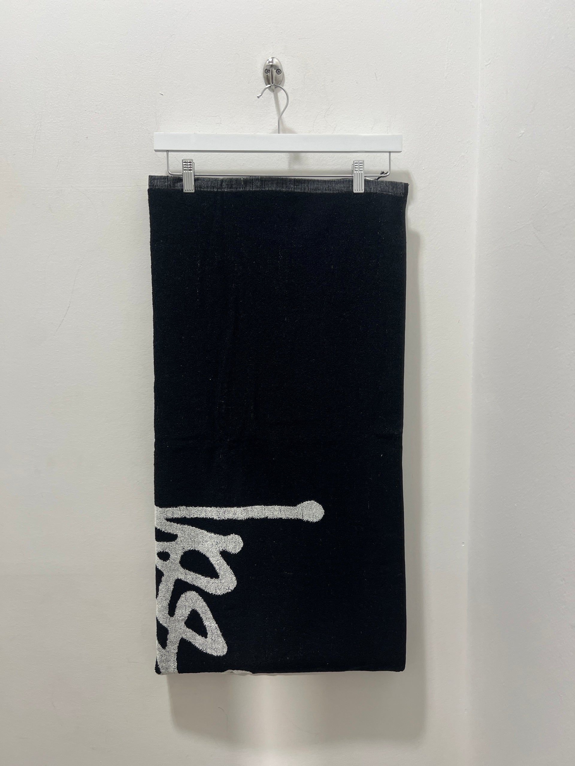 GRAFFITI JACQUARD TOWEL - BLACK