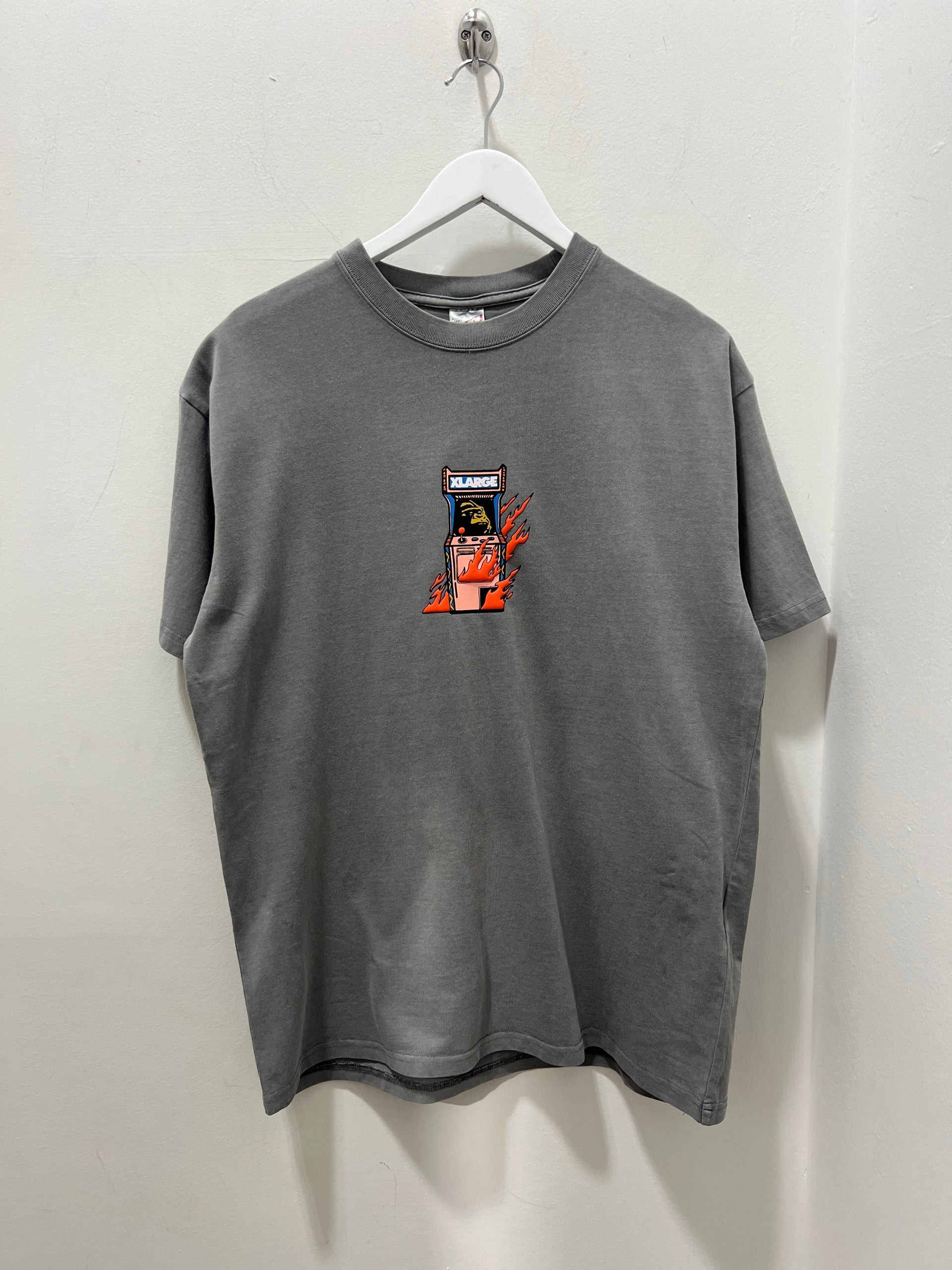 ARCADE SS TEE - PIGMENT GREY