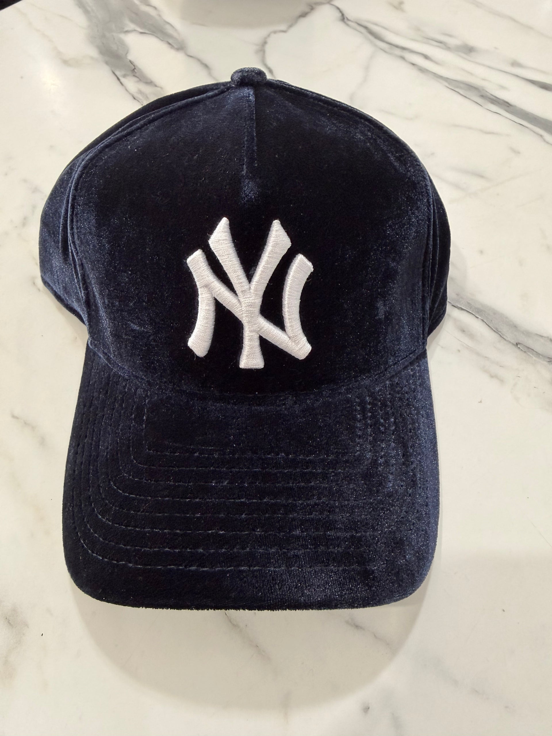 940AF NY YANKEES VELVET NAVY