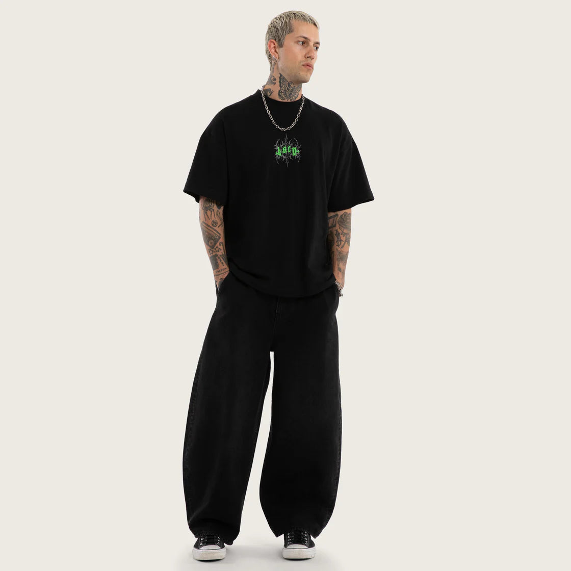 SAWTOOTH STREET TEE JET BLACK