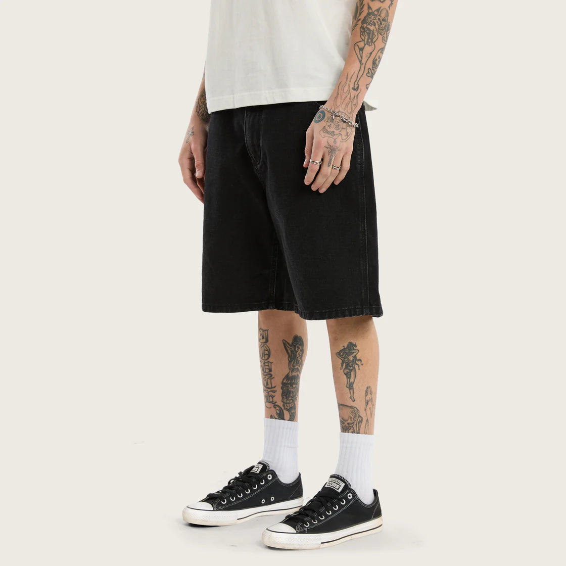 K6 DENIM JORT WORN BLACK