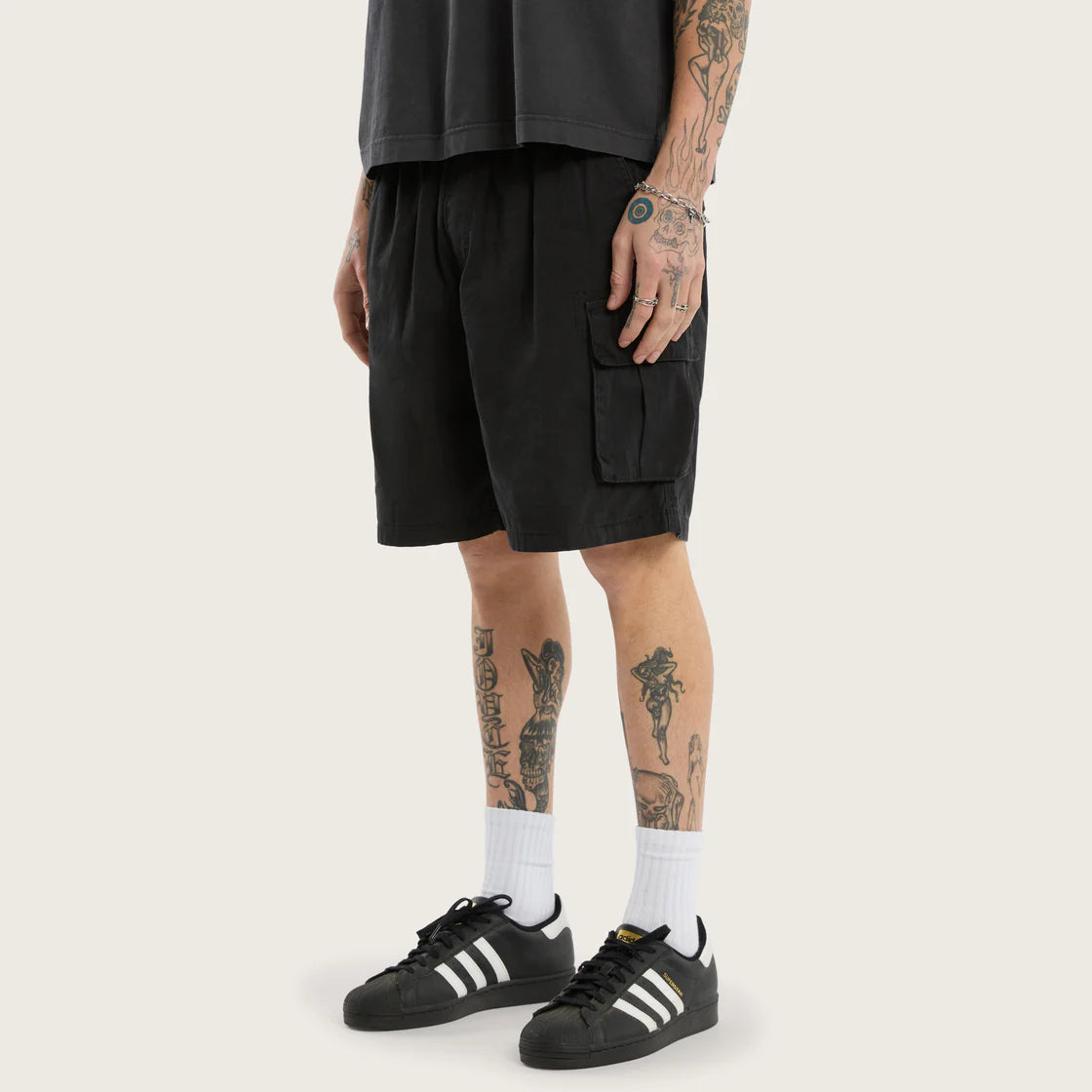 MOSH BAGGY CARGO SHORT JET BLACK