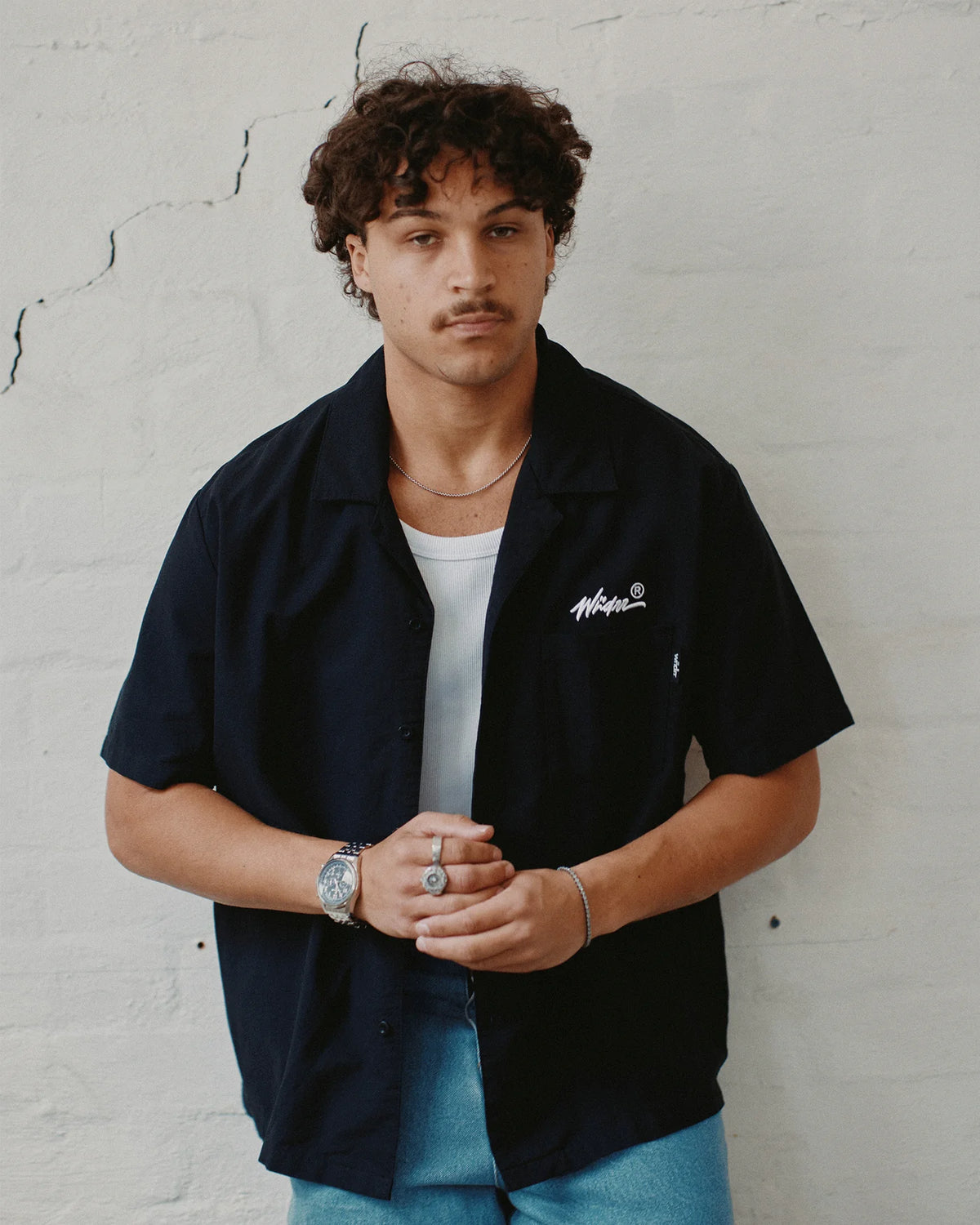 SCRIPT SS SHIRT BLACK