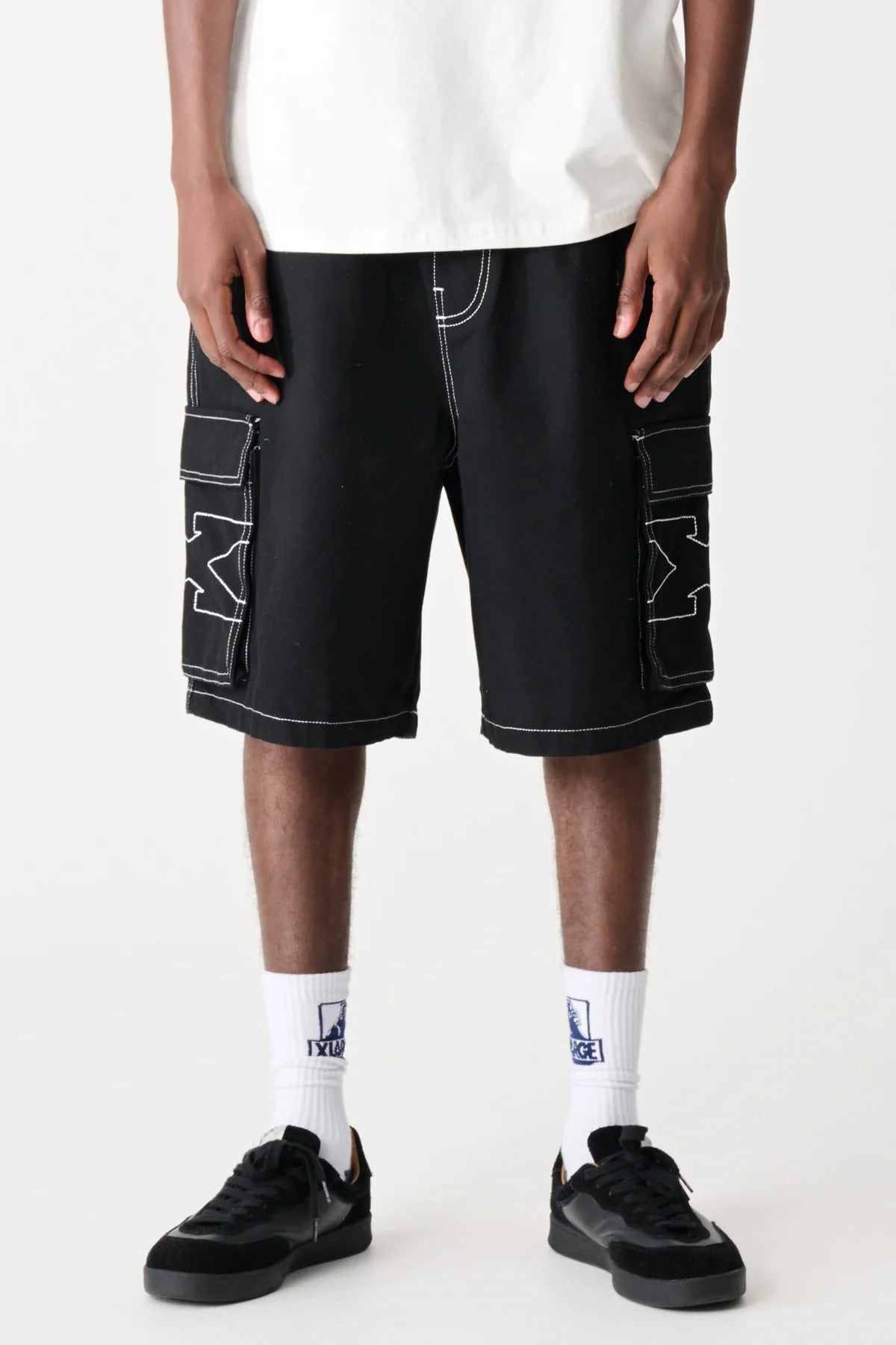 X CONTRAST CARGO SHORT BLACK