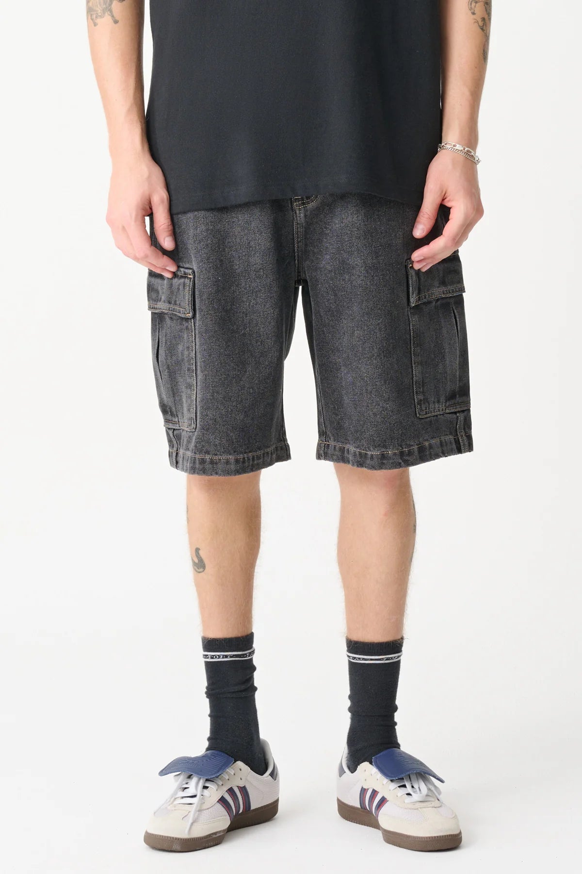 BAGGY CARGO DENIM 91 SHORT WASHED BLACK