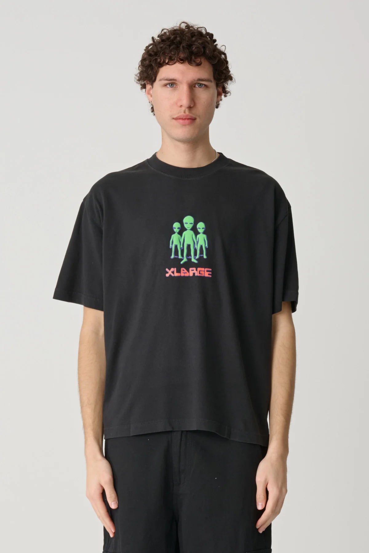 ALIEN TRIO GORILLA FIT TEE PIGMENT BLACK