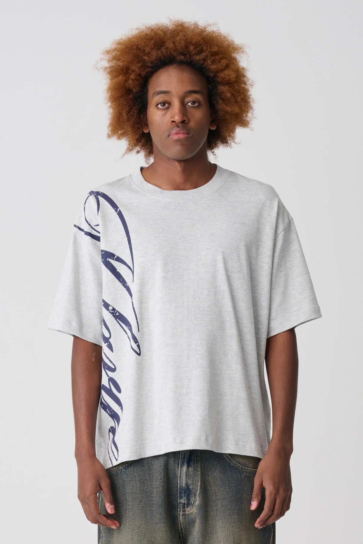 SIDE SCRIPT GORILLA FIT TEE SNOW MARLE